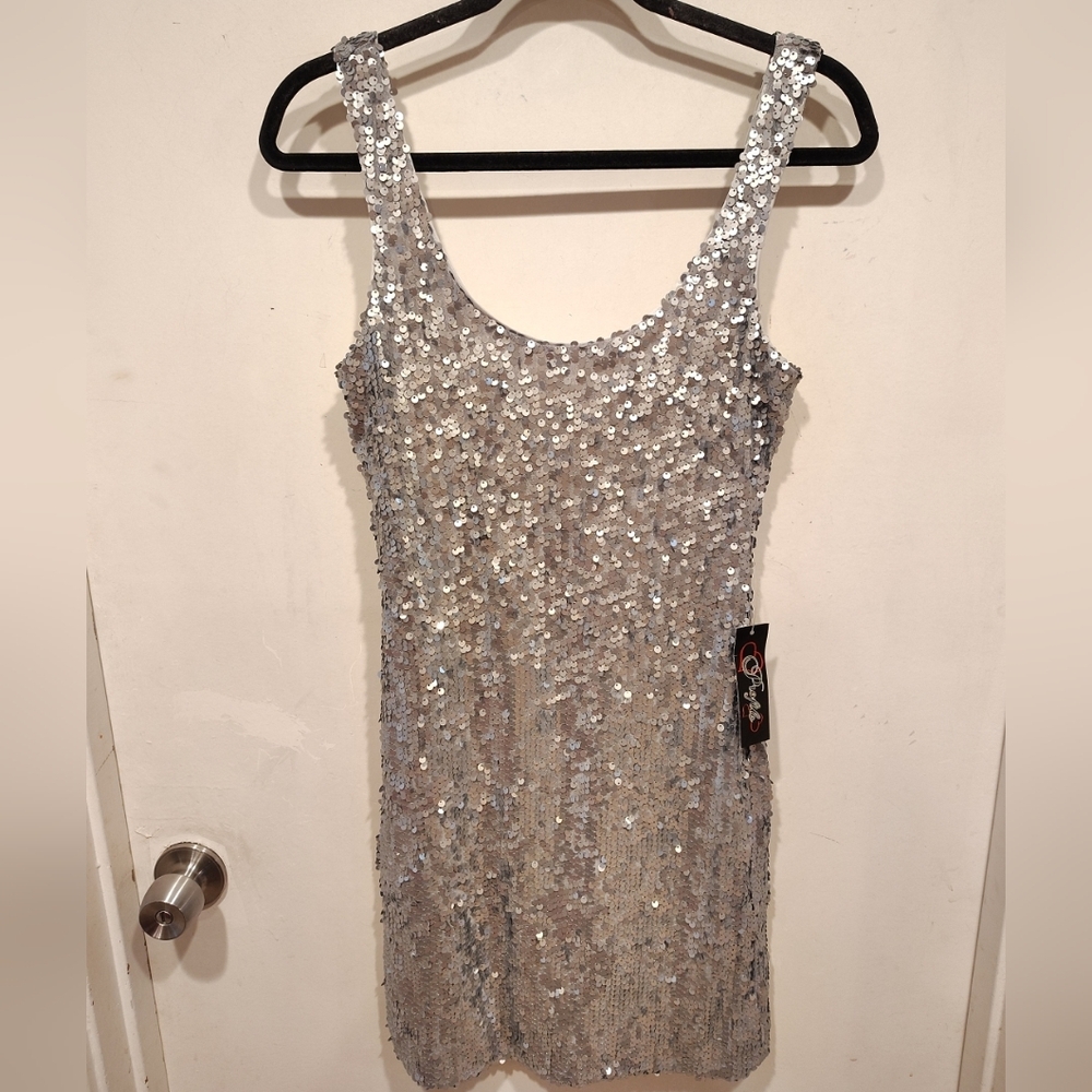 Profile NWT Women's Silver Sequin Bodycon Scoop Neck Mini Dress Sz M Party Event
